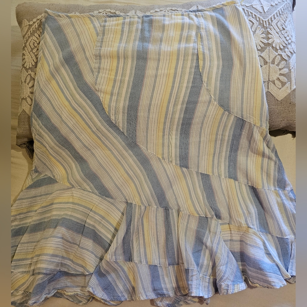 DKNY SKIRT USED GOOD CONDITION